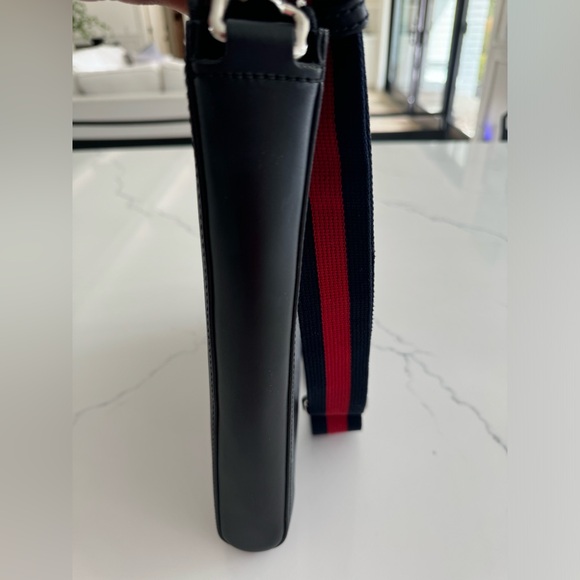 Authentic Gucci Supreme monogram Messenger bag - Picture 5 of 8